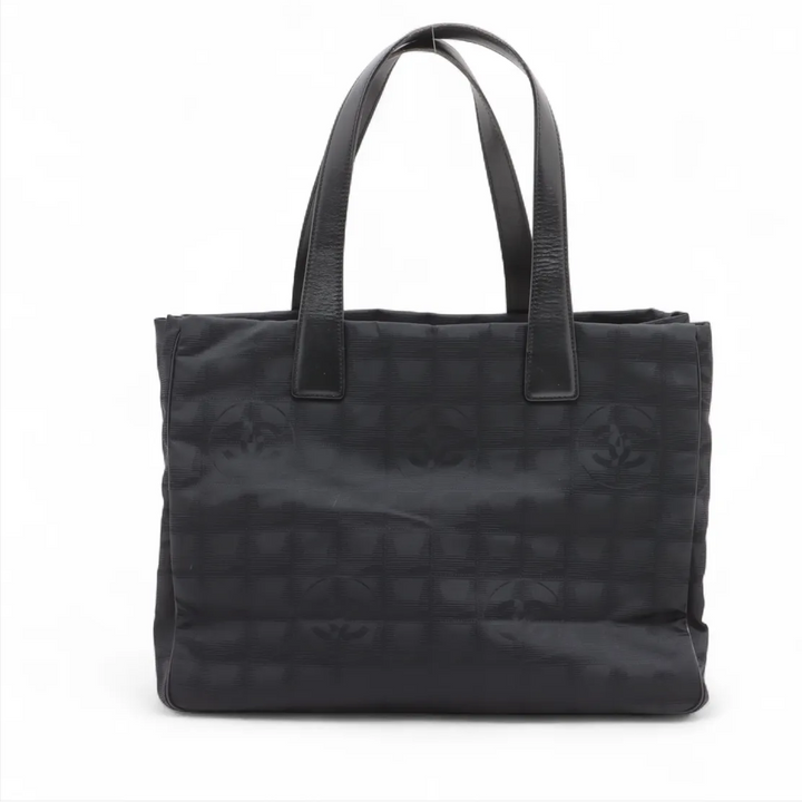 Chanel New Travel Line Nylon x Leather Tote Bag Zwart