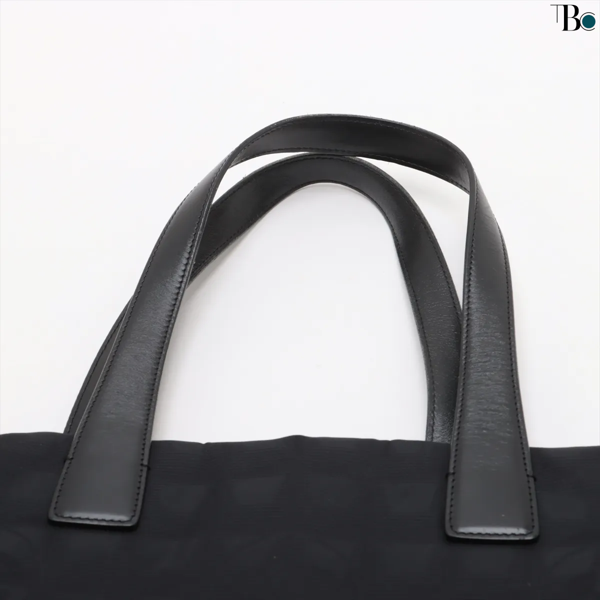 Chanel New Travel Line Nylon x Leather Tote Bag Zwart