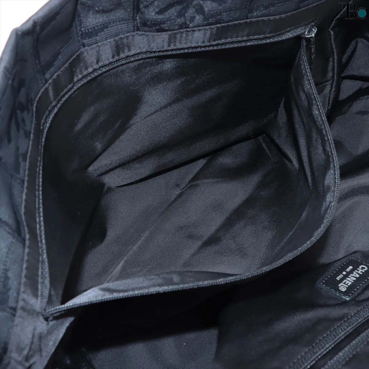 Chanel New Travel Line Nylon x Leather Tote Bag Zwart