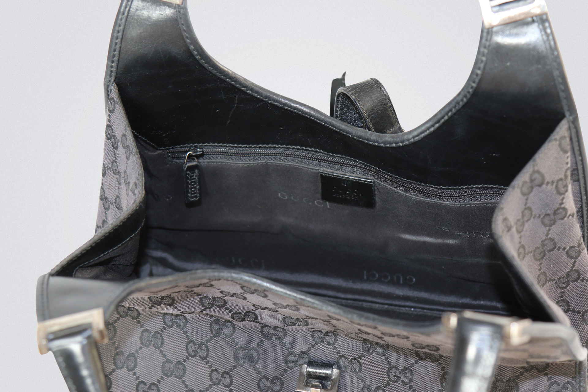 Gucci GG Jackie Bardot bag